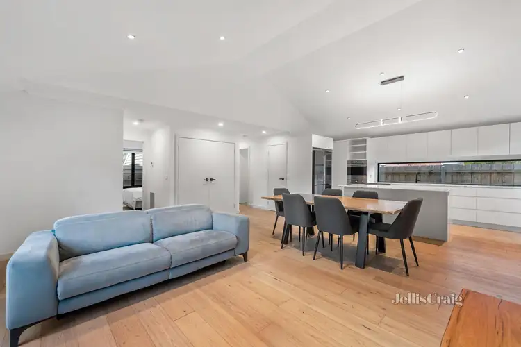 Main view of Homely unit listing, 2/60 Wheatley Road, Mckinnon VIC 3204