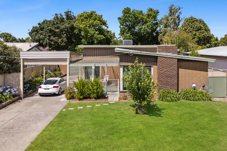 27 Vale Street, Alfredton VIC 3350