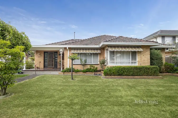 12 Tasman Road, Bentleigh East VIC 3165