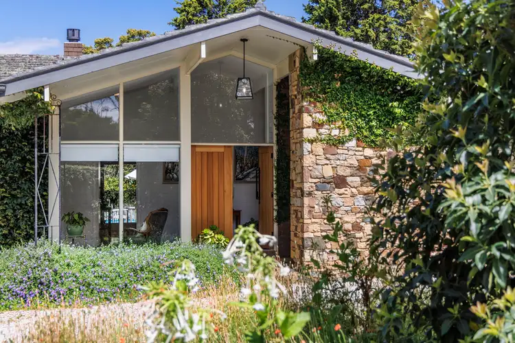 50 Old Mornington Road, Mount Eliza VIC 3930