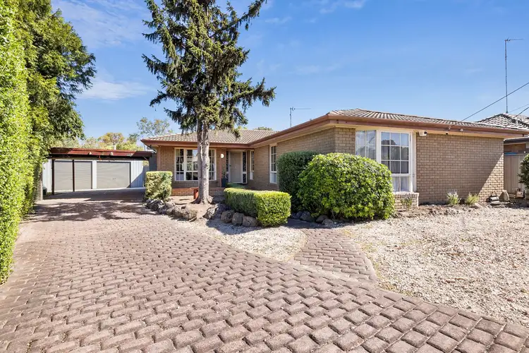 19 Hinkler Avenue, Sebastopol VIC 3356