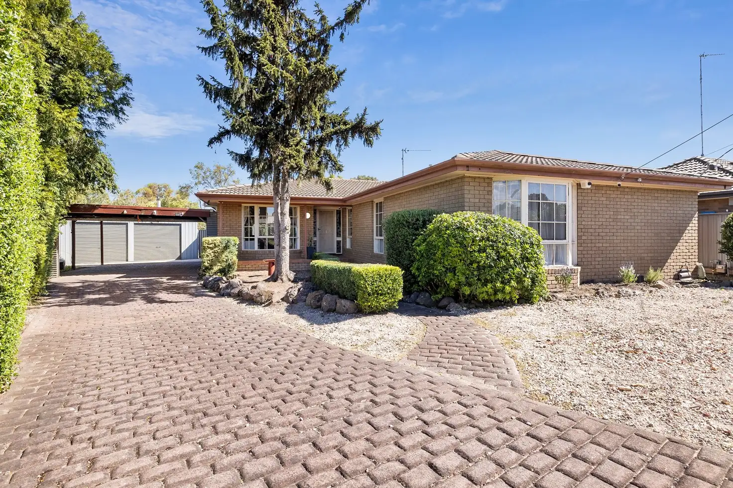 Main view of Homely house listing, 19 Hinkler Avenue, Sebastopol VIC 3356