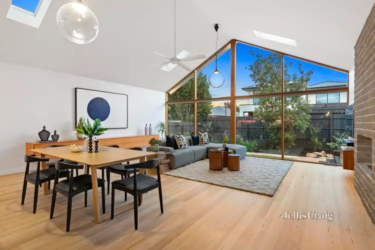 16 Swinden Avenue, Cheltenham VIC 3192