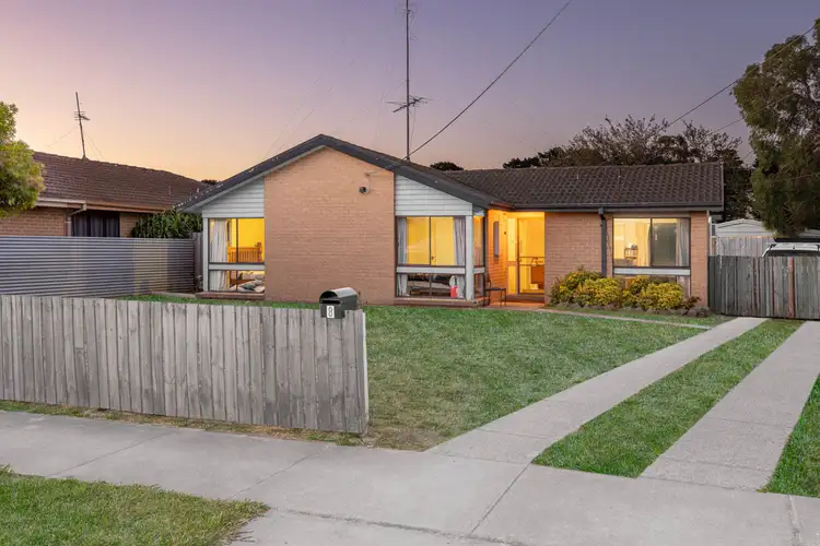 8 Olive Street, Wendouree VIC 3355