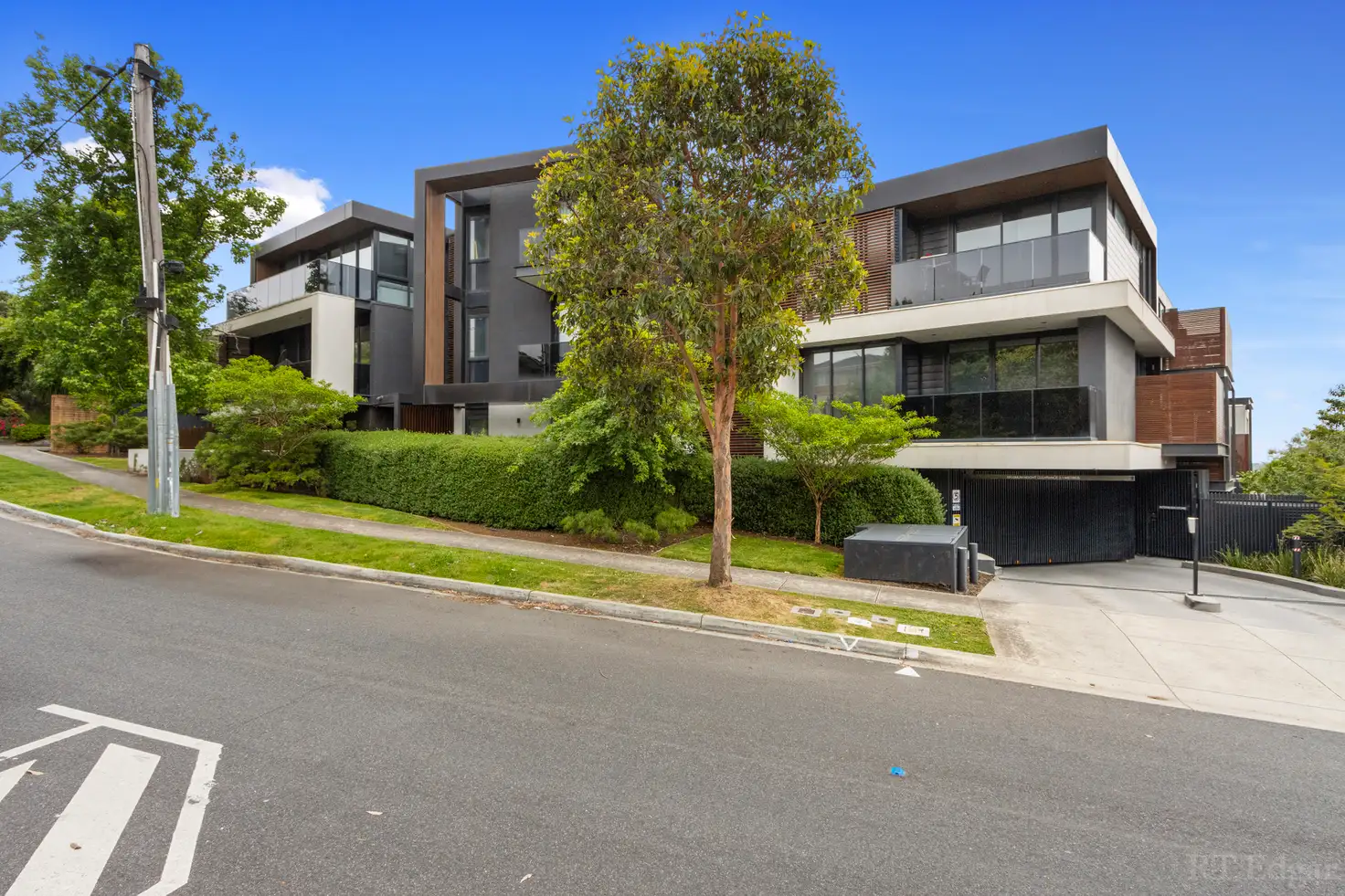 Main view of Homely apartment listing, 3/5-7 Curlew Court, Doncaster VIC 3108