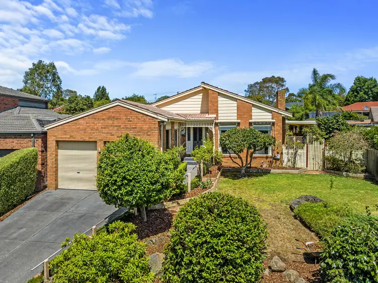 30 Lakeside Crescent, Croydon Hills VIC 3136