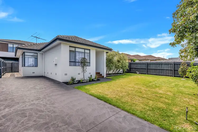 19B Bernard Street, Cheltenham VIC 3192