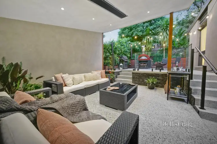 6 Hartland Way, Eltham VIC 3095
