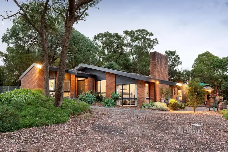 30 Blooms Road