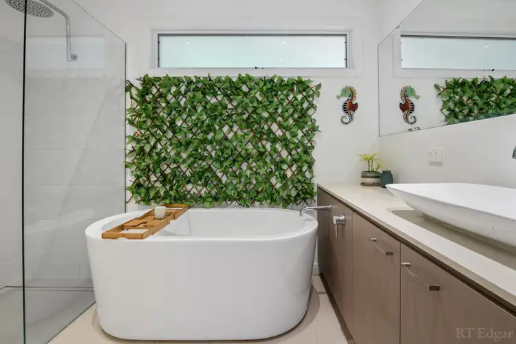 Sixth view of Homely house listing, 8 Redbourne Avenue, Mount Eliza VIC 3930