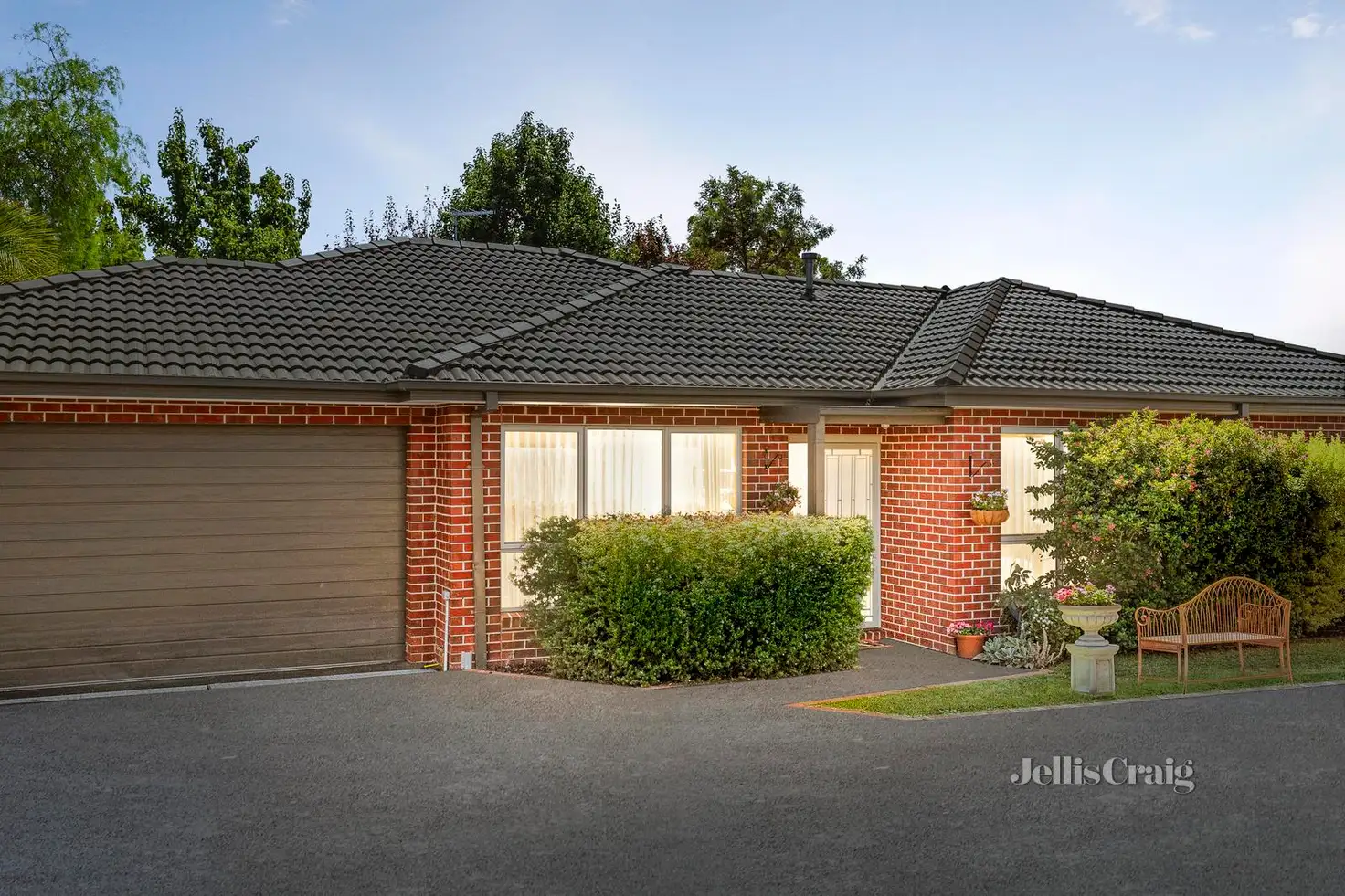 Main view of Homely unit listing, 2/37 Chapman Street, Diamond Creek VIC 3089