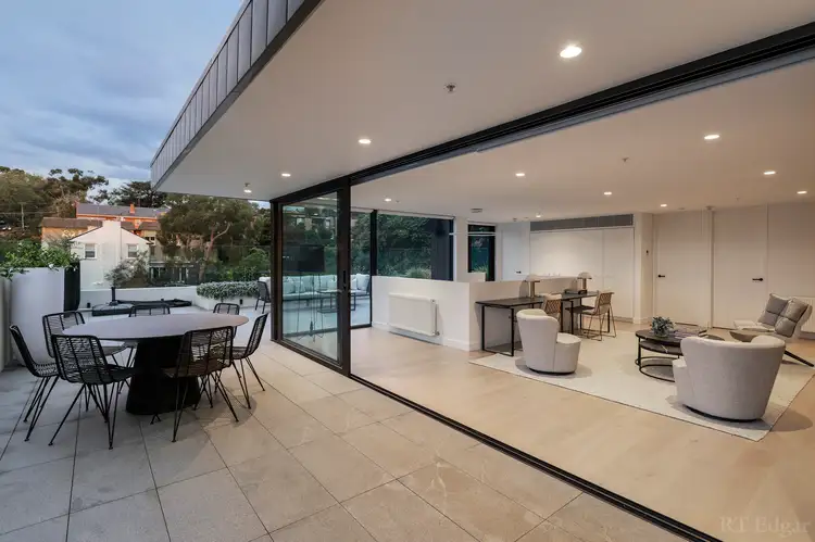33 Stawell Street