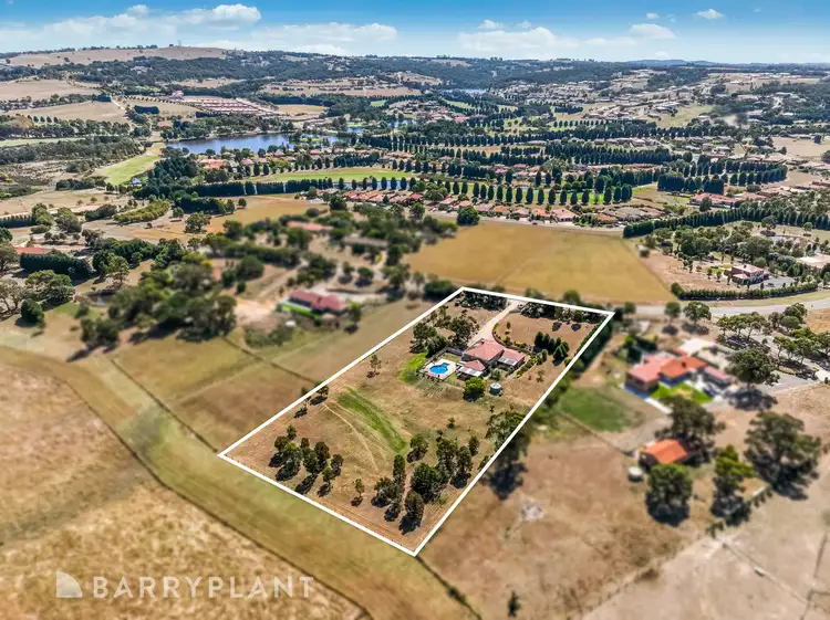 800 Valley Drive, Hidden Valley VIC 3756