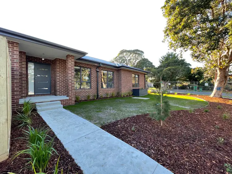 Second view of Homely house listing, 2 Elizabeth Ct, Mooroolbark VIC 3138