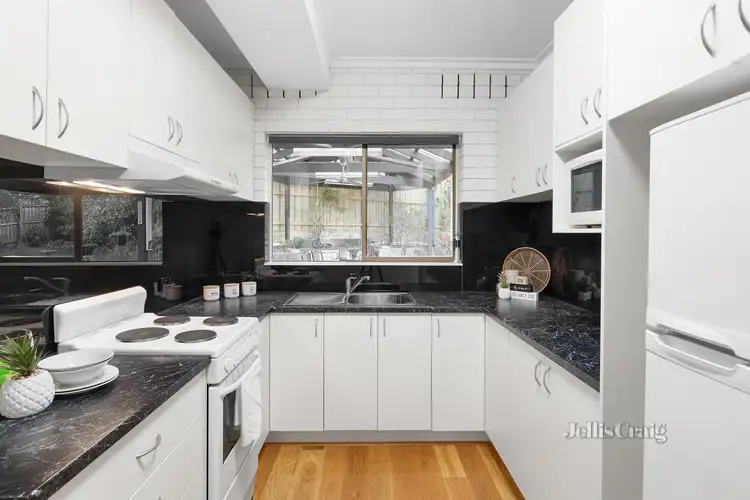 Sixth view of Homely house listing, 2 Simla Close, Viewbank VIC 3084