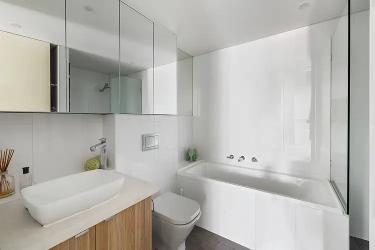 Sixth view of Homely apartment listing, 6/27 Queens Road, Melbourne VIC 3004