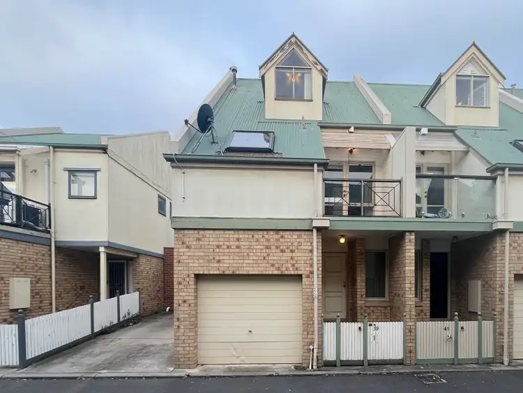 39 McAllister Mews