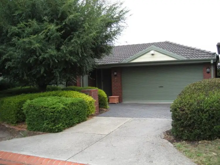 Main view of Homely townhouse listing, 5 Hansen Close, Burwood VIC 3125