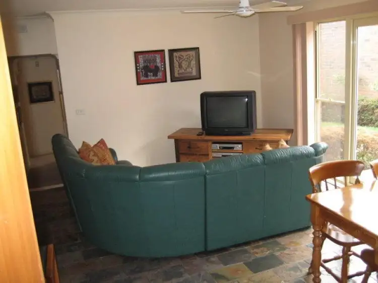 Fourth view of Homely townhouse listing, 5 Hansen Close, Burwood VIC 3125