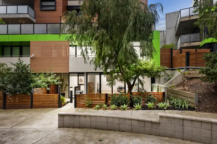 4/2 Olive York Way, Brunswick West VIC 3055