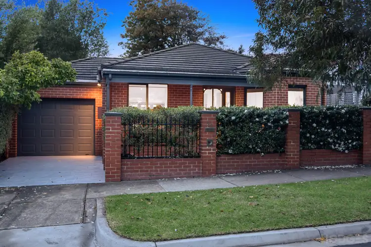 2a Paul Street, Cheltenham VIC 3192