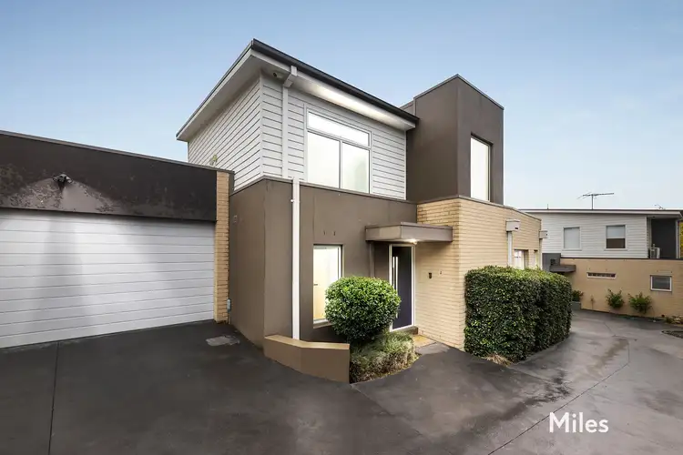 Second view of Homely townhouse listing, 2/22 Silk Street, Rosanna VIC 3084