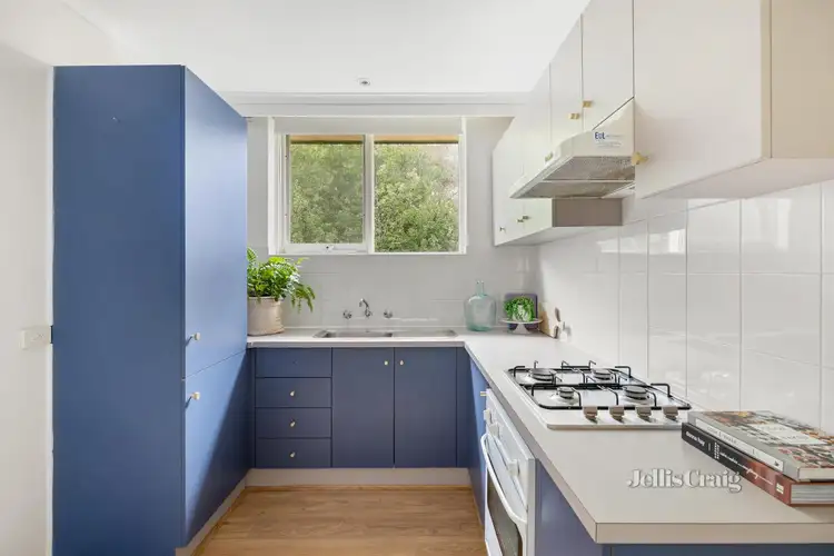 Fifth view of Homely apartment listing, 2/33 Rosstown Road, Carnegie VIC 3163
