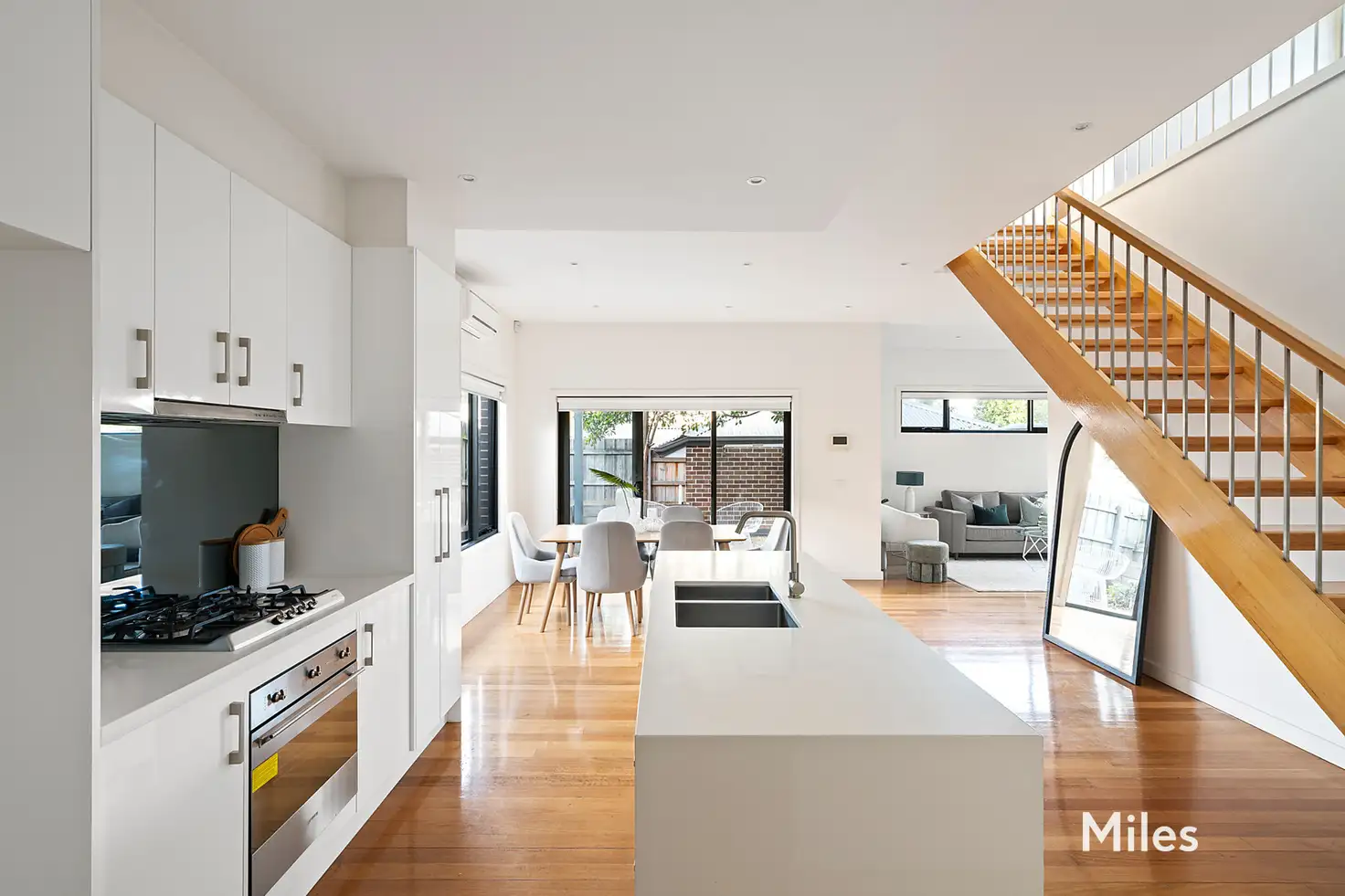 Main view of Homely townhouse listing, 2/20 Silk Street, Rosanna VIC 3084