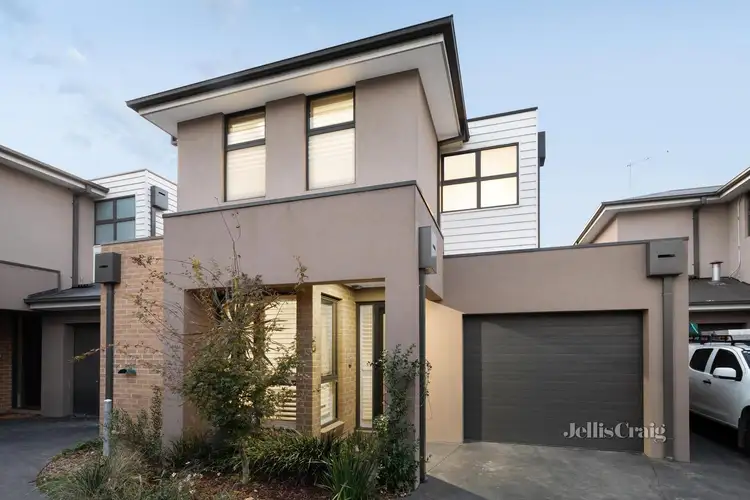 2/17 South Crescent, Heidelberg West VIC 3081