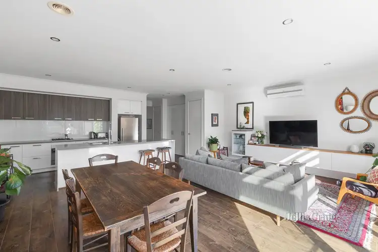 7 Weinberg Walk, Heidelberg Heights VIC 3081