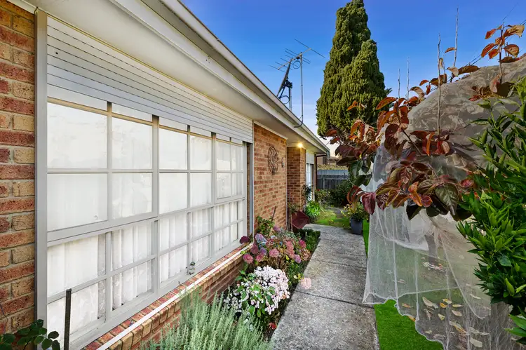 1A Rayhur Street, Clayton South VIC 3169