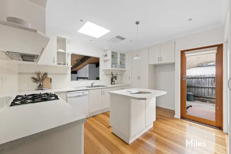 Sixth view of Homely house listing, 10 Lillian Court, Viewbank VIC 3084