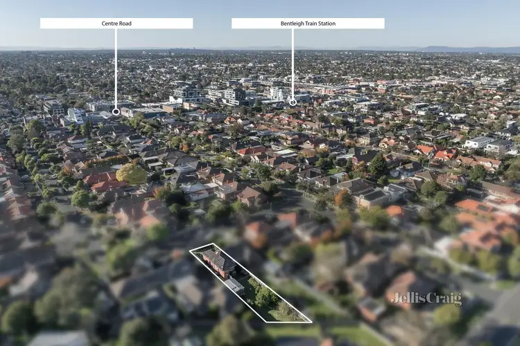 Second view of Homely house listing, 6 Anstee Grove, Bentleigh VIC 3204