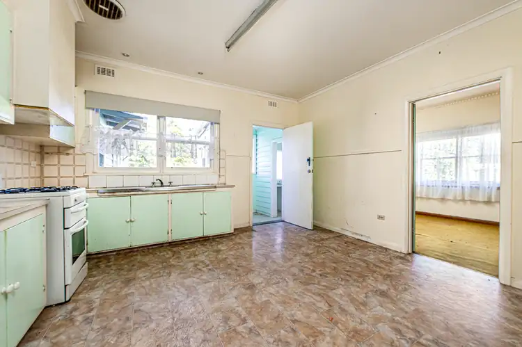 Fifth view of Homely house listing, 8 Grace Court, Mitcham VIC 3132