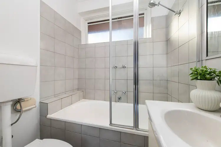 Sixth view of Homely apartment listing, 6/120 Victoria Road, Hawthorn East VIC 3123