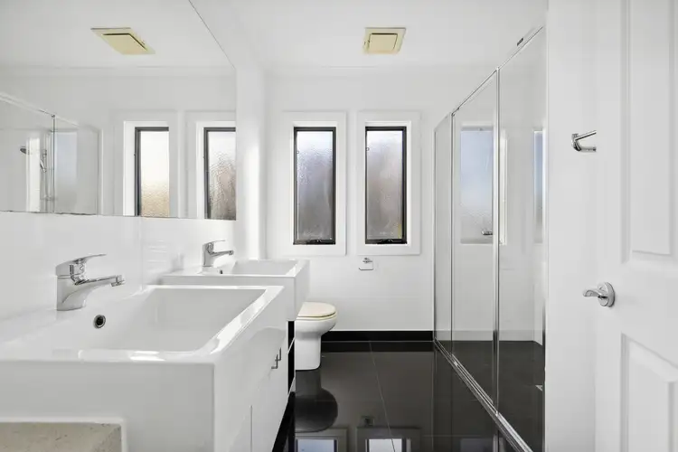 Sixth view of Homely townhouse listing, 1/24 Gordon Avenue, Oakleigh East VIC 3166