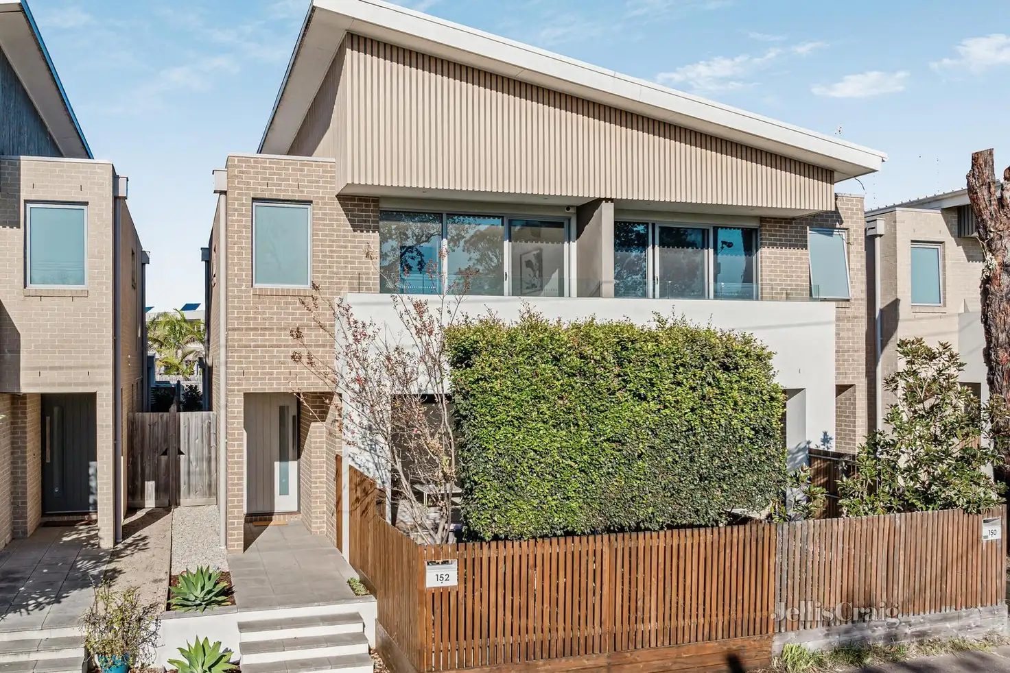 Main view of Homely townhouse listing, 152 Oak Avenue, Mentone VIC 3194