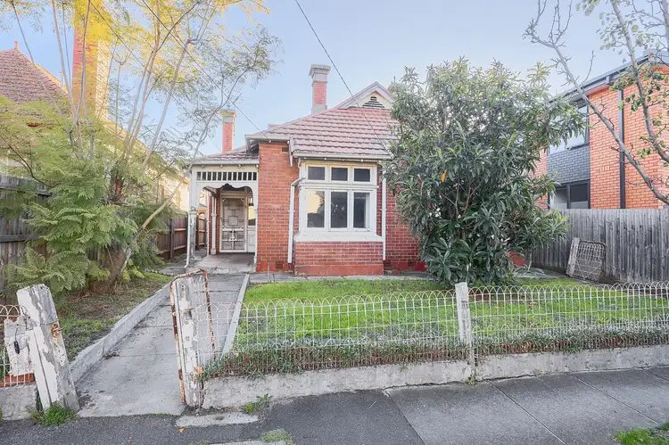4 Shirley Grove, St Kilda East VIC 3183