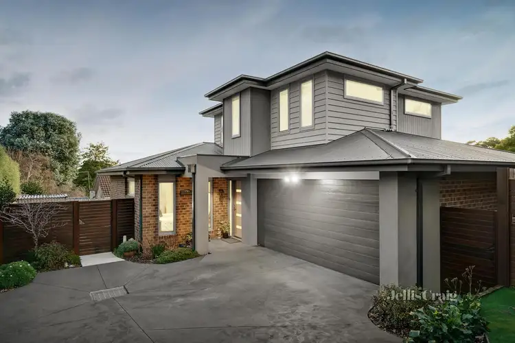 2/11 Gladstone Road, Briar Hill VIC 3088