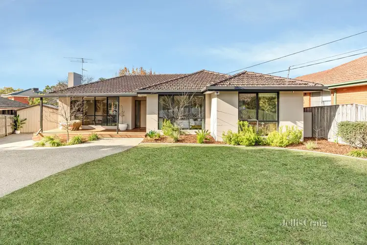 6 Tomar Court, Cheltenham VIC 3192