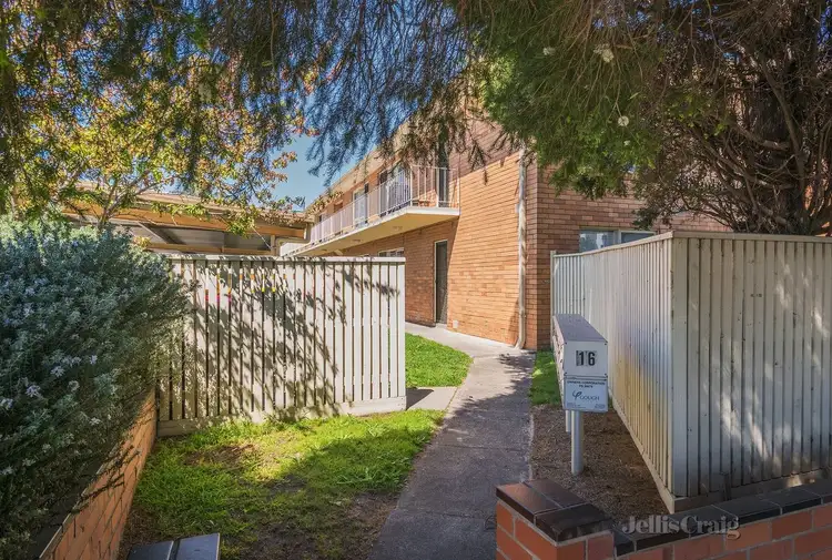 10/16 Station Street, Mentone VIC 3194