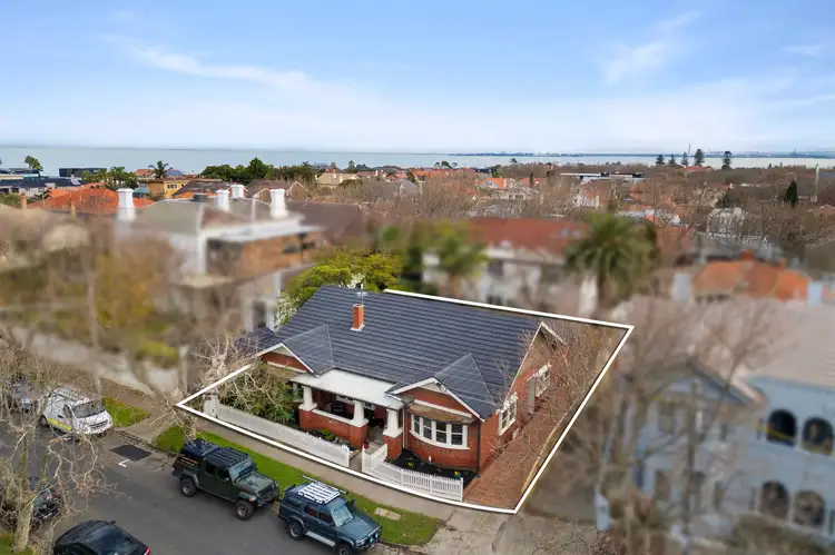 6 & 6A Tiuna Grove, Elwood VIC 3184