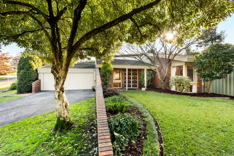 18 Lawanna Drive, Templestowe VIC 3106