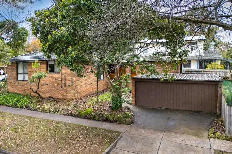 2 Laurel Grove Nth, Blackburn VIC 3130