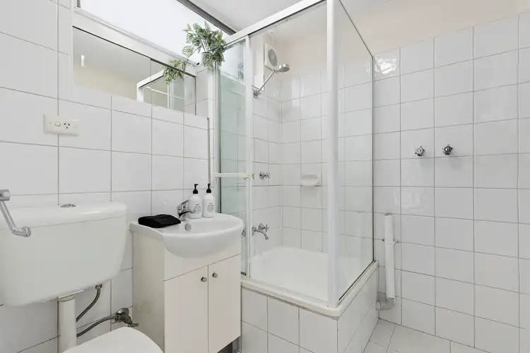 Sixth view of Homely apartment listing, 5/20-22 Sandown Road, Ascot Vale VIC 3032