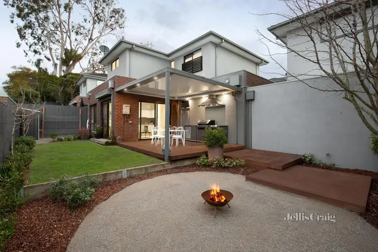 2/10 Almay Grove, Heidelberg VIC 3084