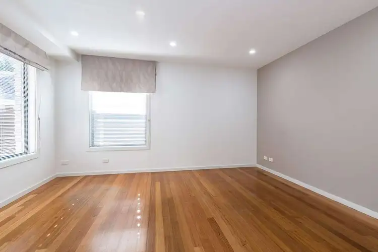 Fourth view of Homely townhouse listing, 2/196 Beach Road, Mordialloc VIC 3195