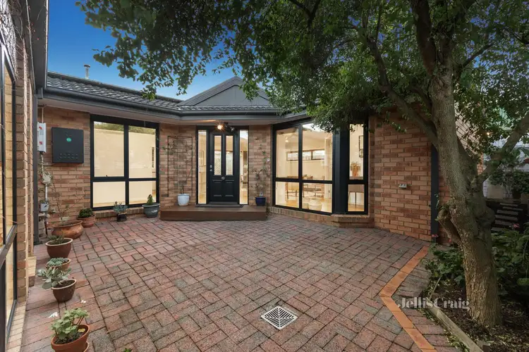 2/17 Connie Street, Bentleigh East VIC 3165