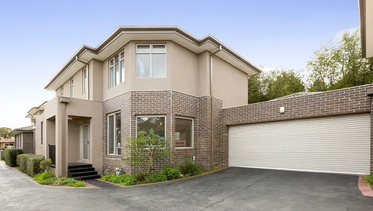2/14 Grevillea Road, Doncaster East VIC 3109
