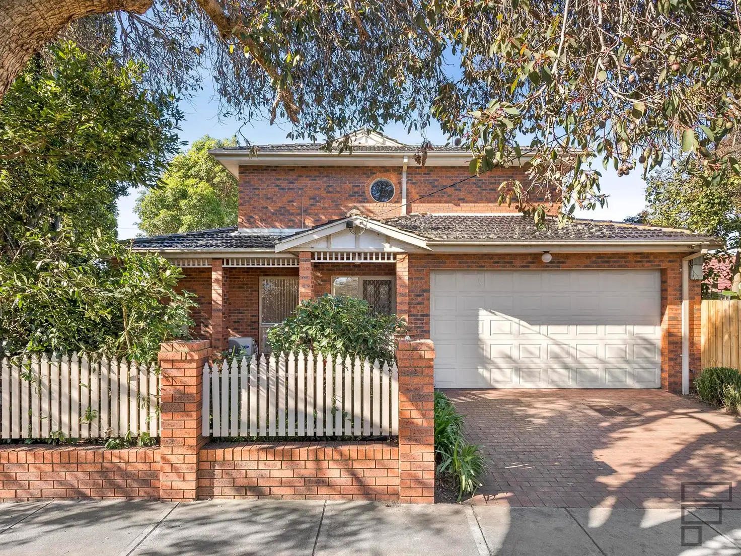 Main view of Homely townhouse listing, 1/162 Kambrook Road, Caulfield VIC 3162